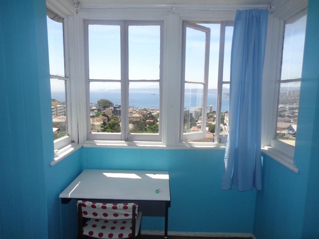 Hostal Faro Azul Вальпараисо Номер фото